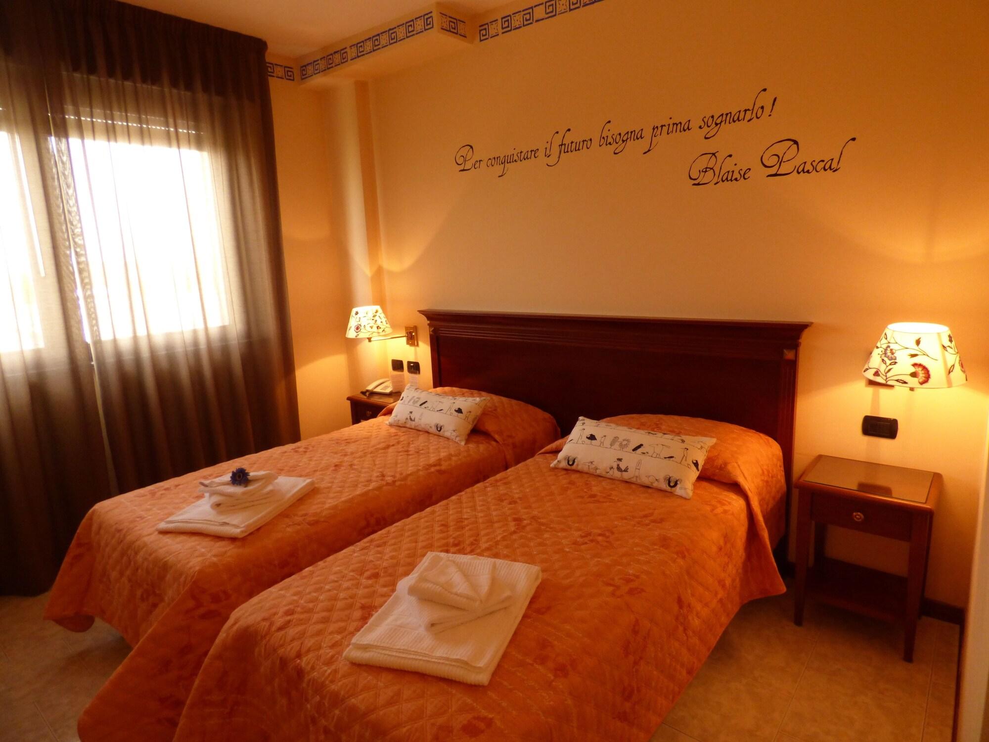 Hotel Fidenza Dış mekan fotoğraf