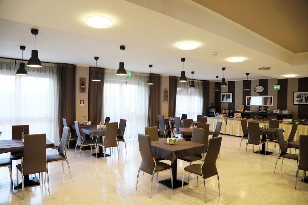 Hotel Fidenza Dış mekan fotoğraf