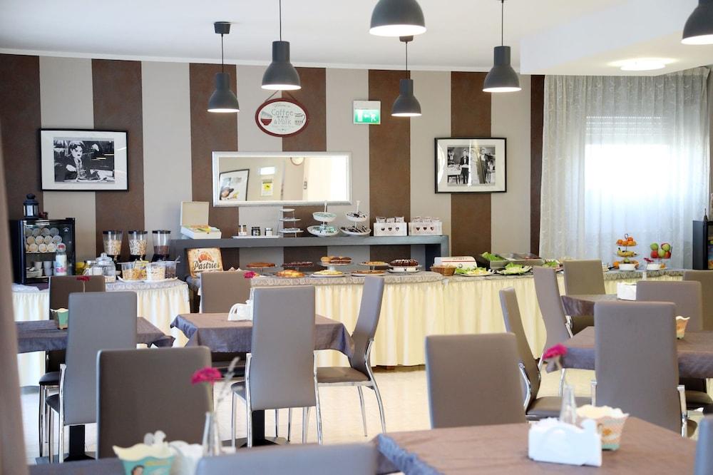 Hotel Fidenza Dış mekan fotoğraf