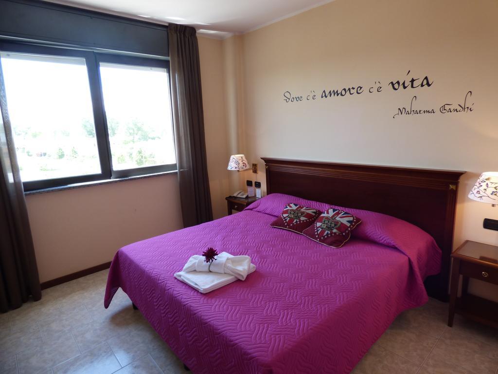 Hotel Fidenza Dış mekan fotoğraf