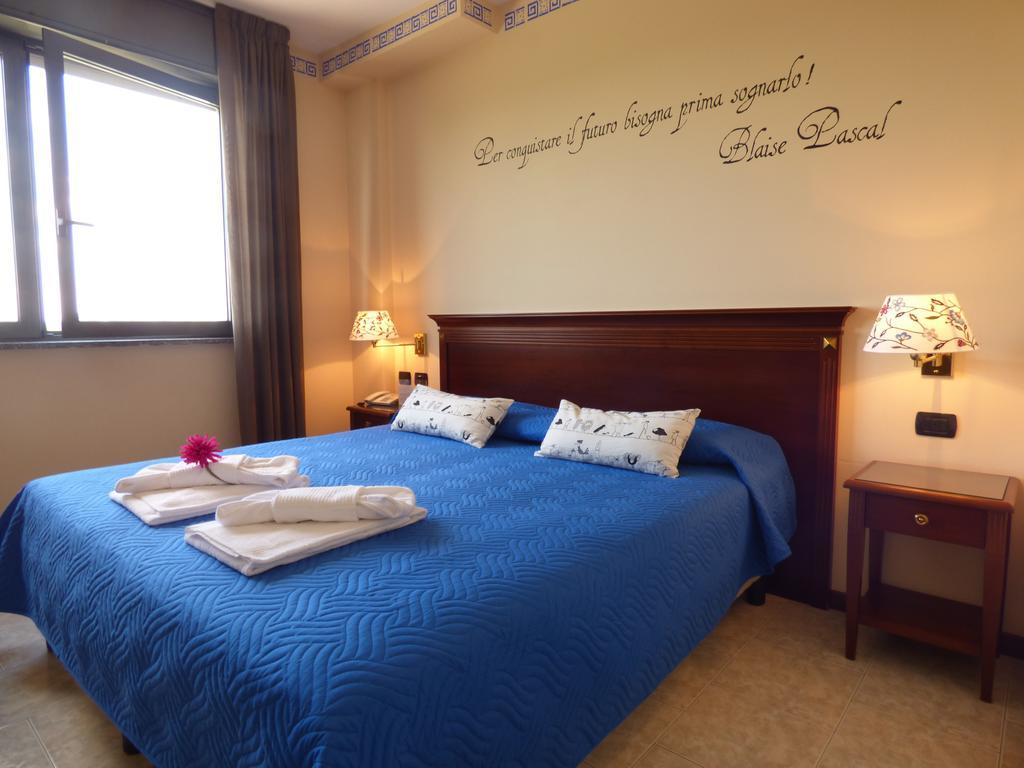 Hotel Fidenza Dış mekan fotoğraf