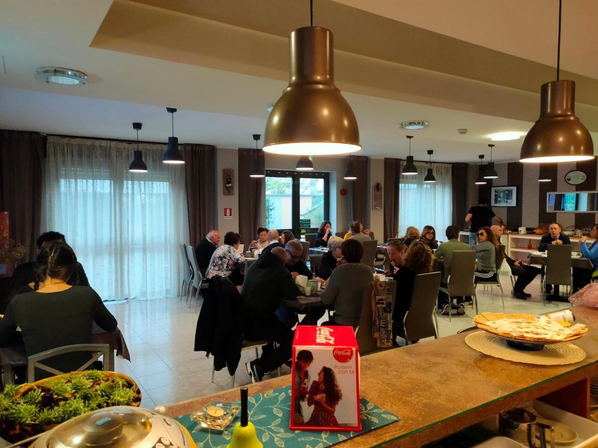 Hotel Fidenza Dış mekan fotoğraf